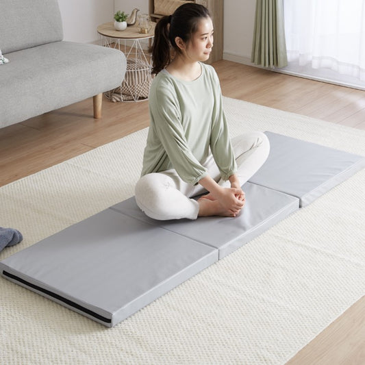 ストレッチマット 厚手 折りたたみ コンパクト 幅60cm 50mm 厚手 滑り止め PUレザー 持ち手付き 幅広 極厚 大判 衝撃吸収 トレーニングマット マット ヨガ スポーツマット 体操 ピラティス ストレッチ 筋トレ エクササイズ