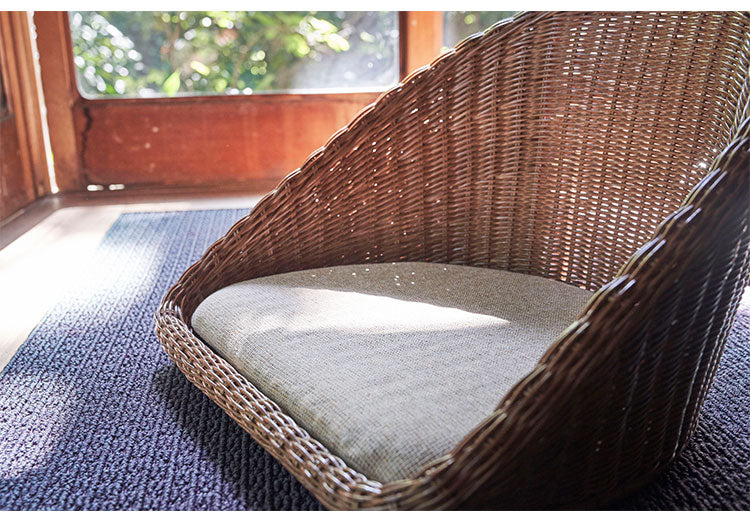 フロアチェア ラタン 座椅子 ざいす フロアチェアー チェア クッション付 かわいい 籐 おしゃれ 布地 ゆったり アジアン リゾート イス 和室 パーソナルチェア 一人掛け 完成品 軽量(代引不可)