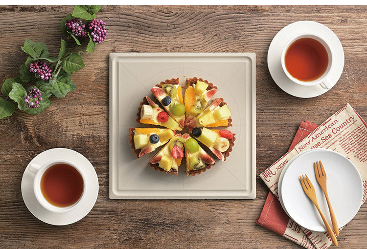 カクセー M-2828BW まないた 角 2828 ブラウン 均等 〇×ライン 目盛り付 汁こぼれ防止 溝付き 全周テーパーカット(代引不可)