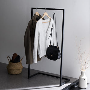 スチールハンガーラック Sサイズ 洋服ラック 服掛け スタンド コート掛け スリム 衣類ハンガー スタイリッシュ インテリア系 モノトーン コーディネート おしゃれ スチール シンプル アイアン