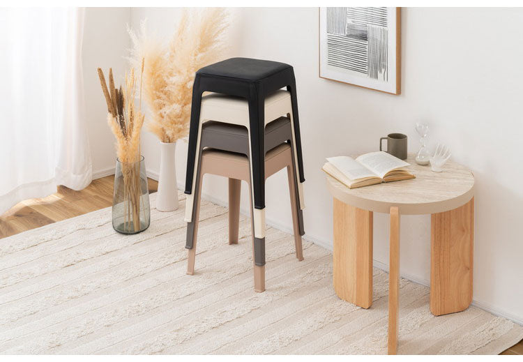 スタッキングスツール ミドルタイプ 積み重ね スタッキング チェア 椅子 シンプル 腰掛 ポリプロピレン 背もたれなし 完成品 省スペース 来客用 モダン 椅子 玄関 黒 ブラック(代引不可)