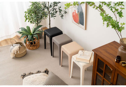 スタッキングスツール ミドルタイプ 積み重ね スタッキング チェア 椅子 シンプル 腰掛 ポリプロピレン 背もたれなし 完成品 省スペース 来客用 モダン 椅子 玄関 黒 ブラック(代引不可)