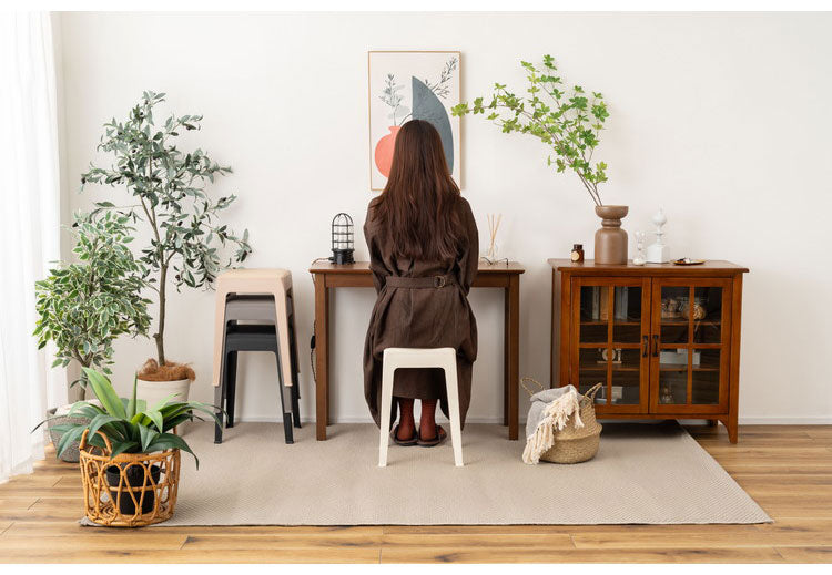 スタッキングスツール ミドルタイプ 積み重ね スタッキング チェア 椅子 シンプル 腰掛 ポリプロピレン 背もたれなし 完成品 省スペース 来客用 モダン 椅子 玄関 黒 ブラック(代引不可)