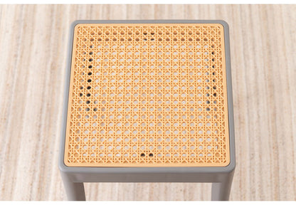 スタッキングスツール ハイタイプ 積み重ね スタッキング チェア 椅子 シンプル 腰掛 ポリプロピレン 背もたれなし 完成品 省スペース 来客用 モダン 椅子 玄関 黒 ブラック(代引不可)