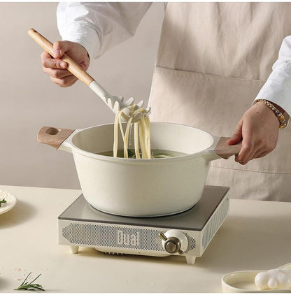 カローテ CAROTE パスタサーバー パスタ スパゲッティ 麺 シリコン 耐熱 アイボリー ホワイト 木製 木柄 かわいい シンプル おしゃれ 使いやすい キッチンツール NM-5048