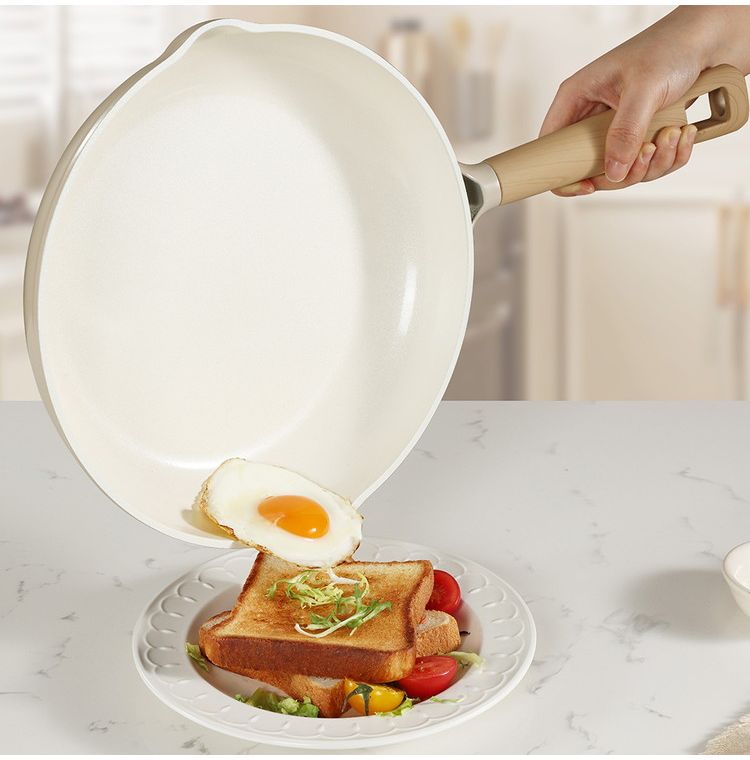 カローテ CAROTE フライパン 28cm ふっ素不使用 IH対応 PFOAフリー IH ガス火対応 セラミック 注ぎ口付き 洗いやすい 握りやすい ミルクティー NM-5086 COSY-ICE